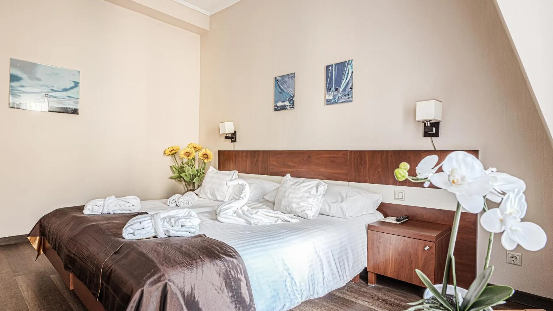 Holiday Beach Budapest Wellness Hotel With Sauna Park