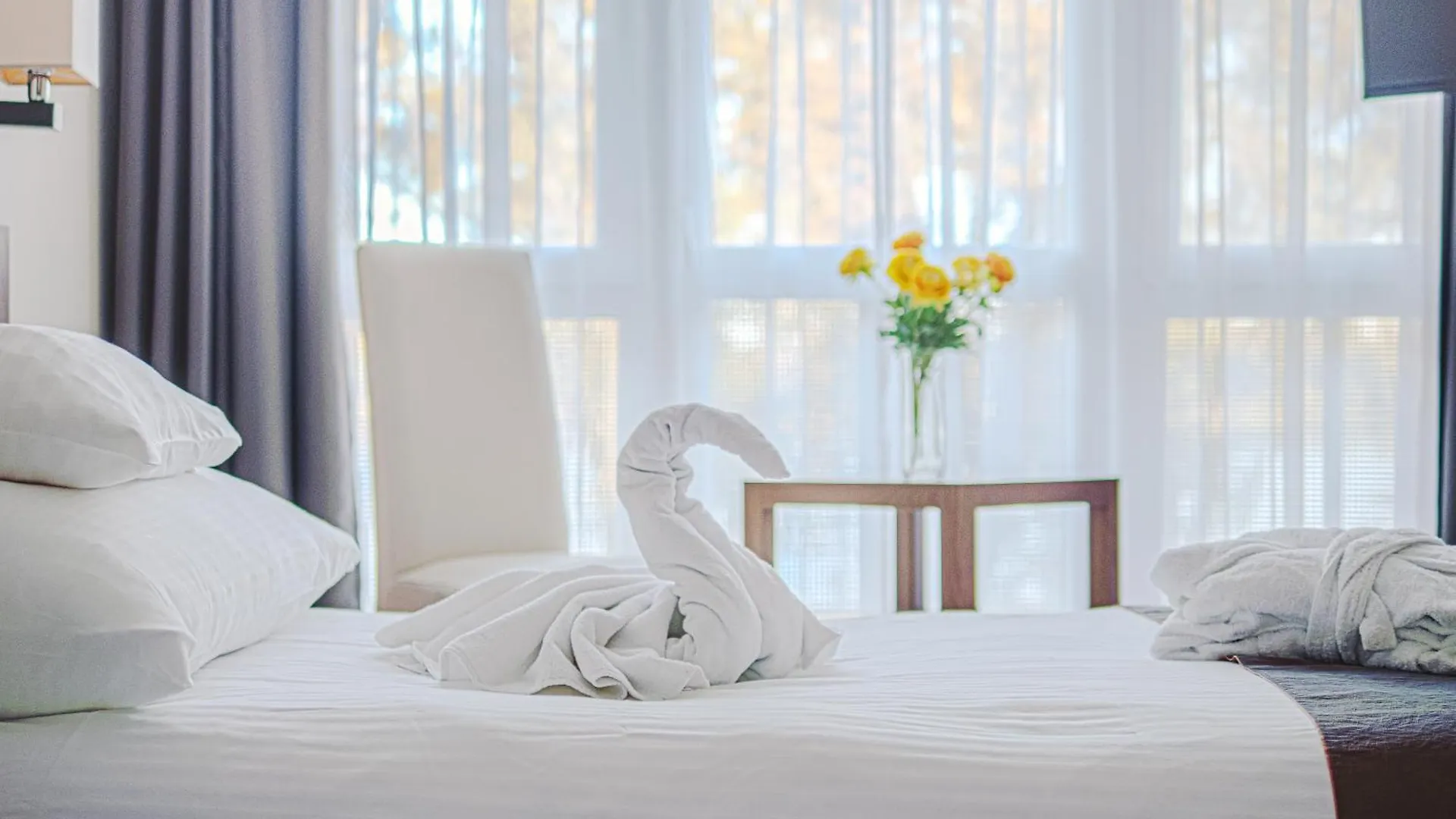 Holiday Beach Budapest Wellness Hotel With Sauna Park 4*,