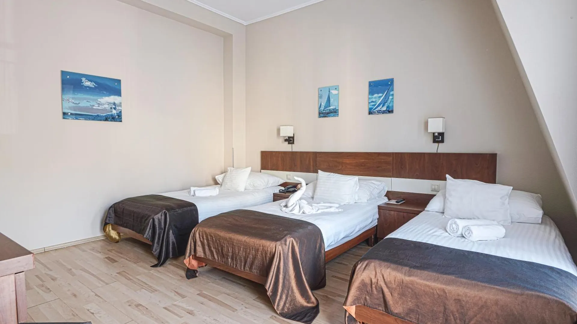 Holiday Beach Budapest Wellness Hotel With Sauna Park