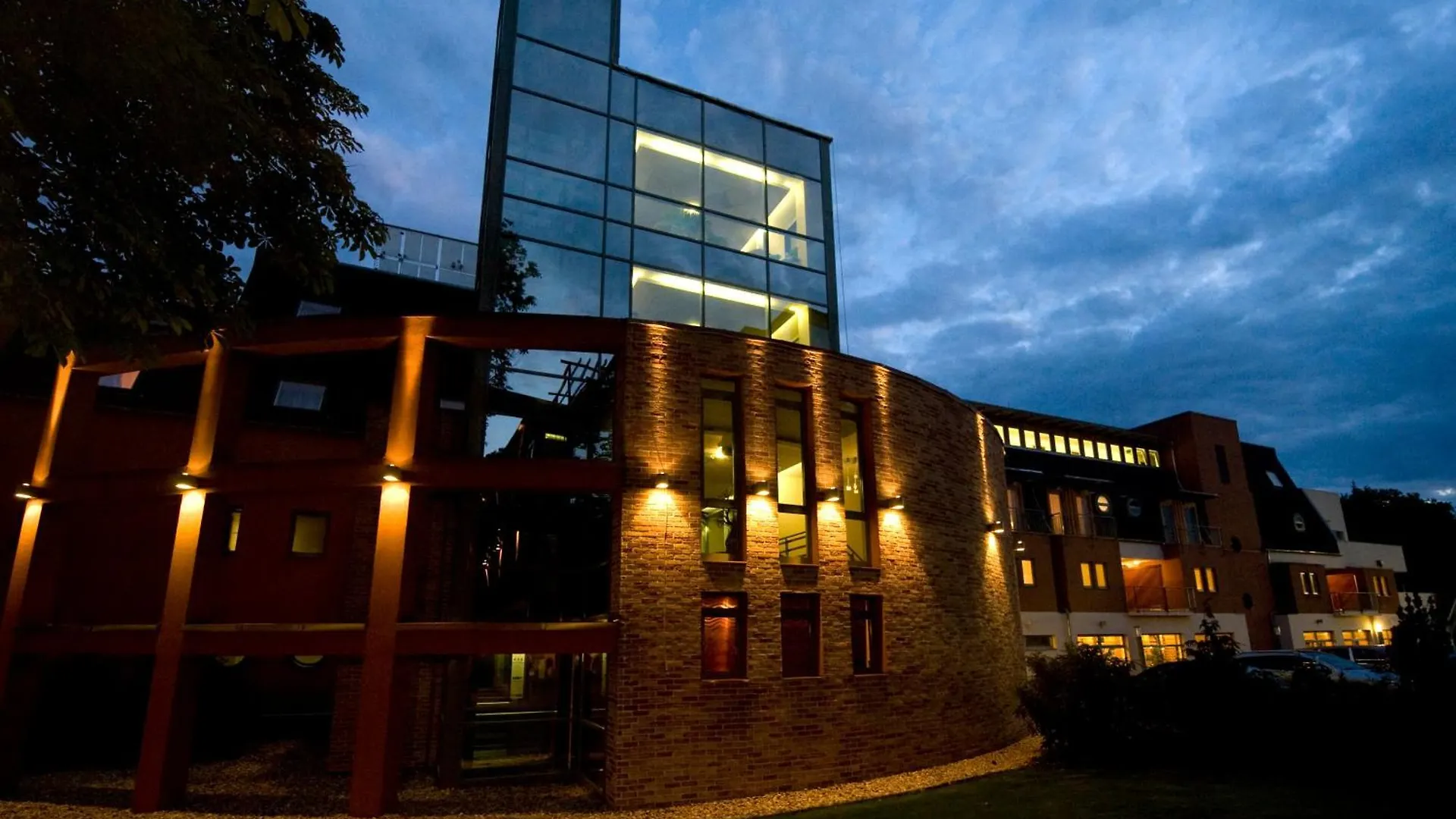 Holiday Beach Budapest Wellness Hotel With Sauna Park 4*,  Magyarország