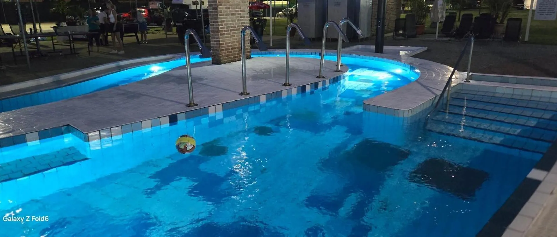 Holiday Beach Budapest Wellness Hotel With Sauna Park