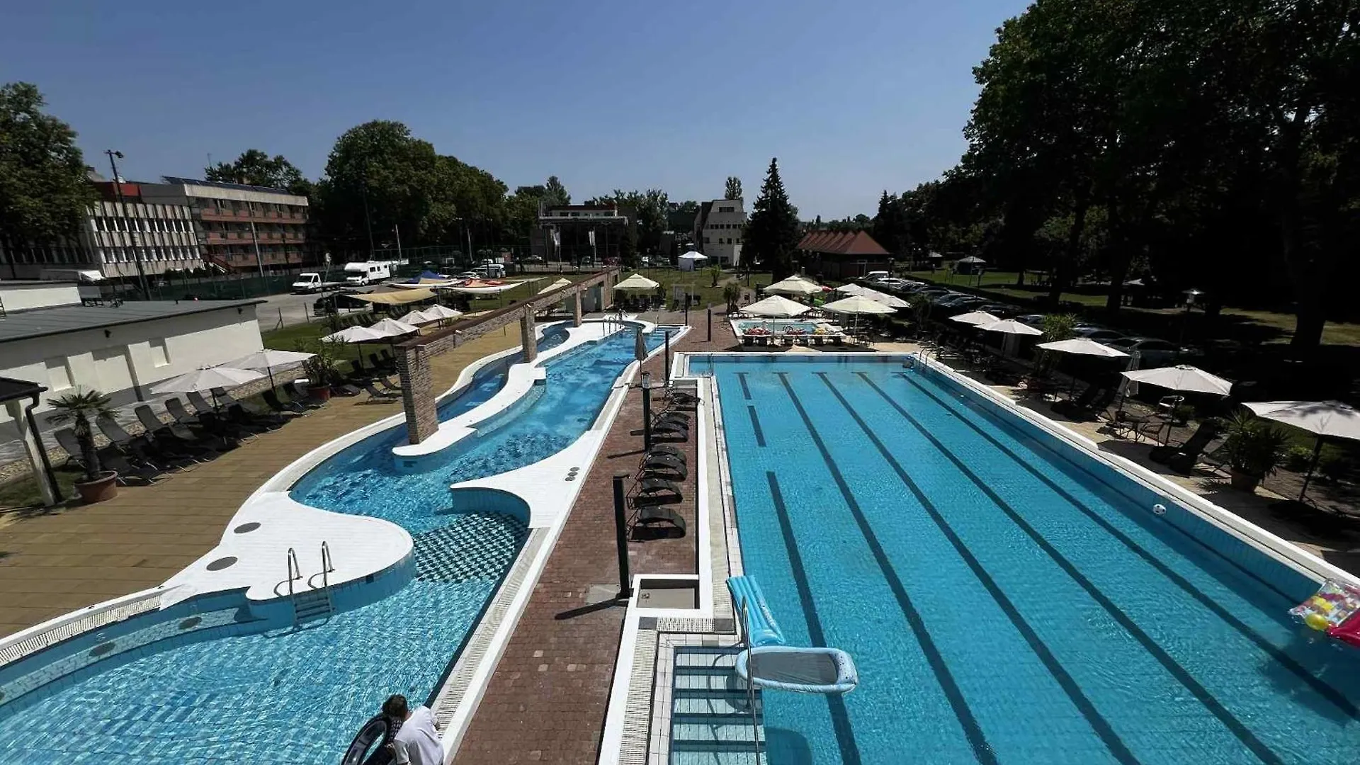 Holiday Beach Budapest Wellness Hotel With Sauna Park
