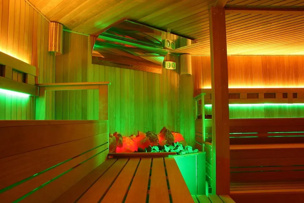 Holiday Beach Budapest Wellness Hotel With Sauna Park