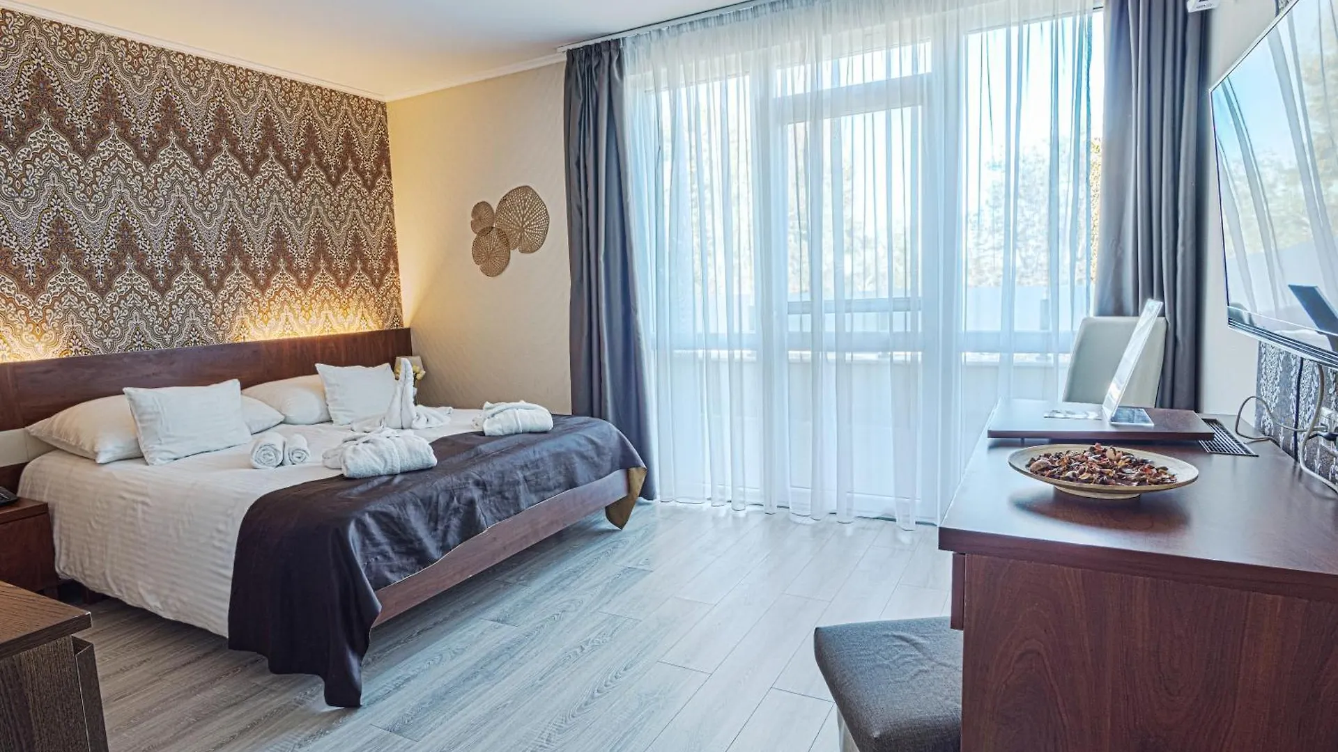 ****  Holiday Beach Budapest Wellness Hotel With Sauna Park Węgry