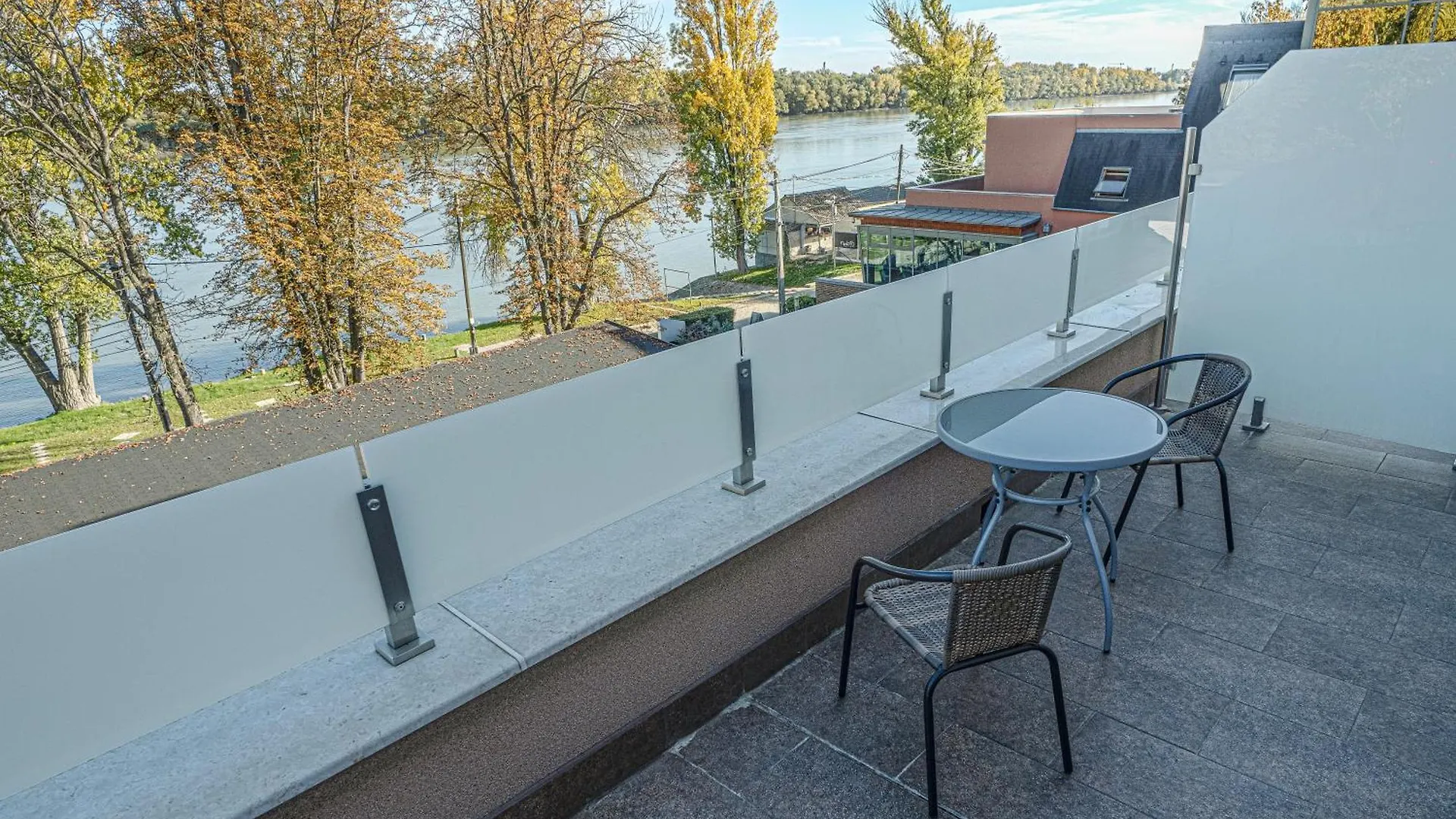 Holiday Beach Budapest Wellness Hotel With Sauna Park المجر