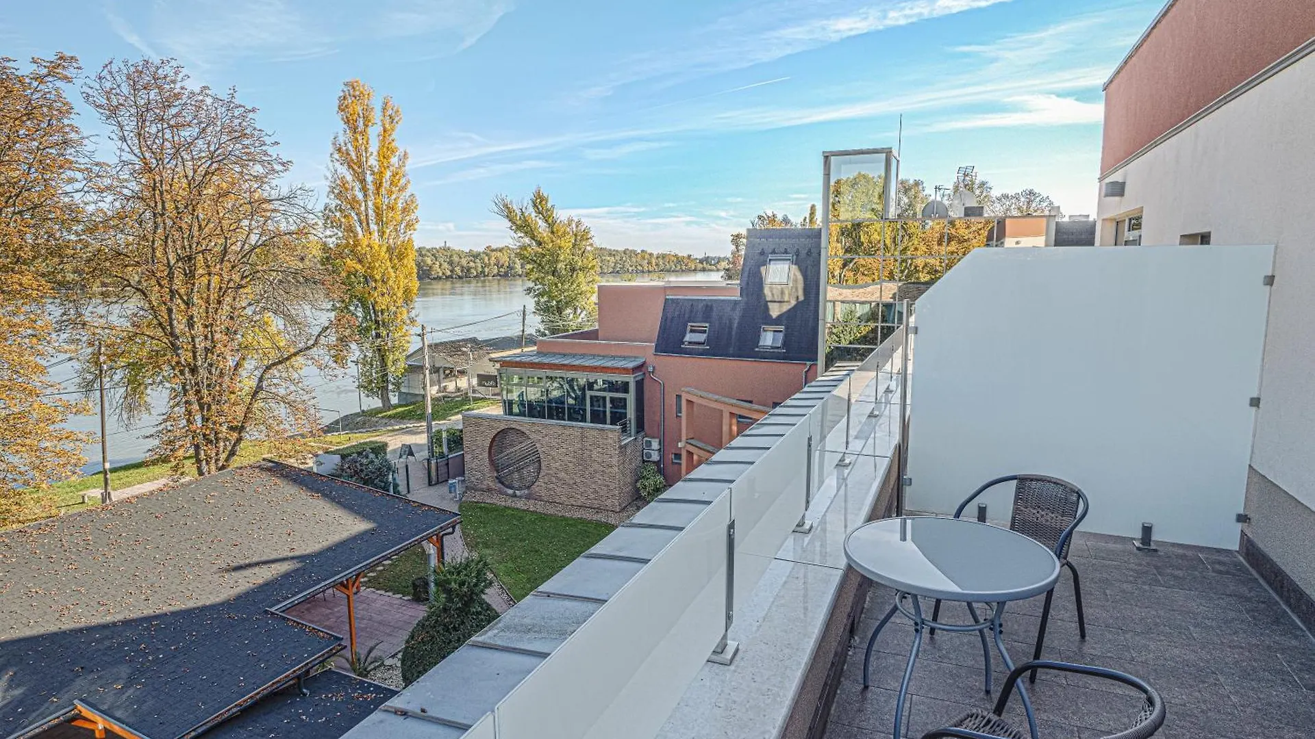 Holiday Beach Budapest Wellness Hotel With Sauna Park 4*,  Węgry