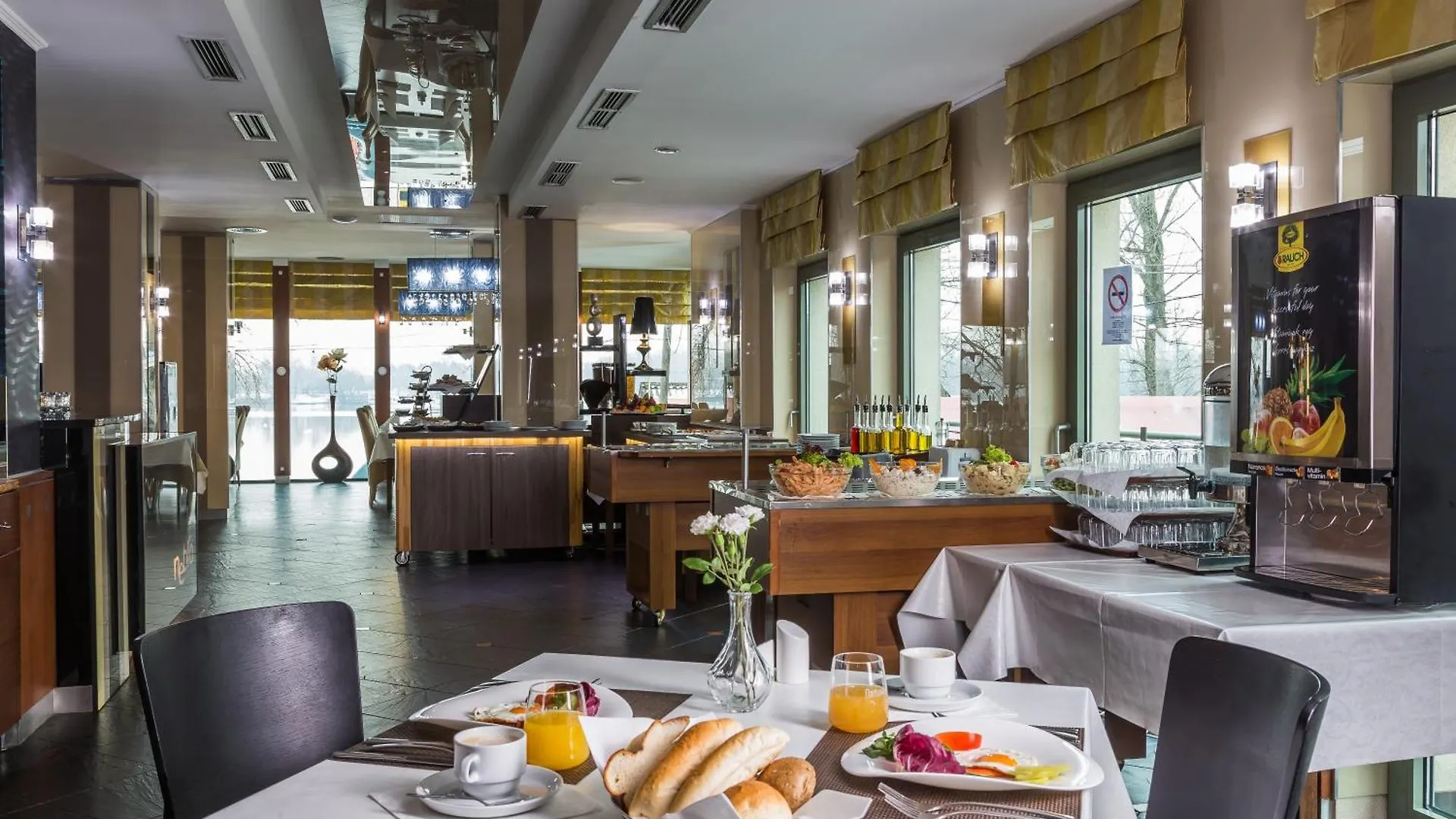 Holiday Beach Budapest Wellness Hotel With Sauna Park