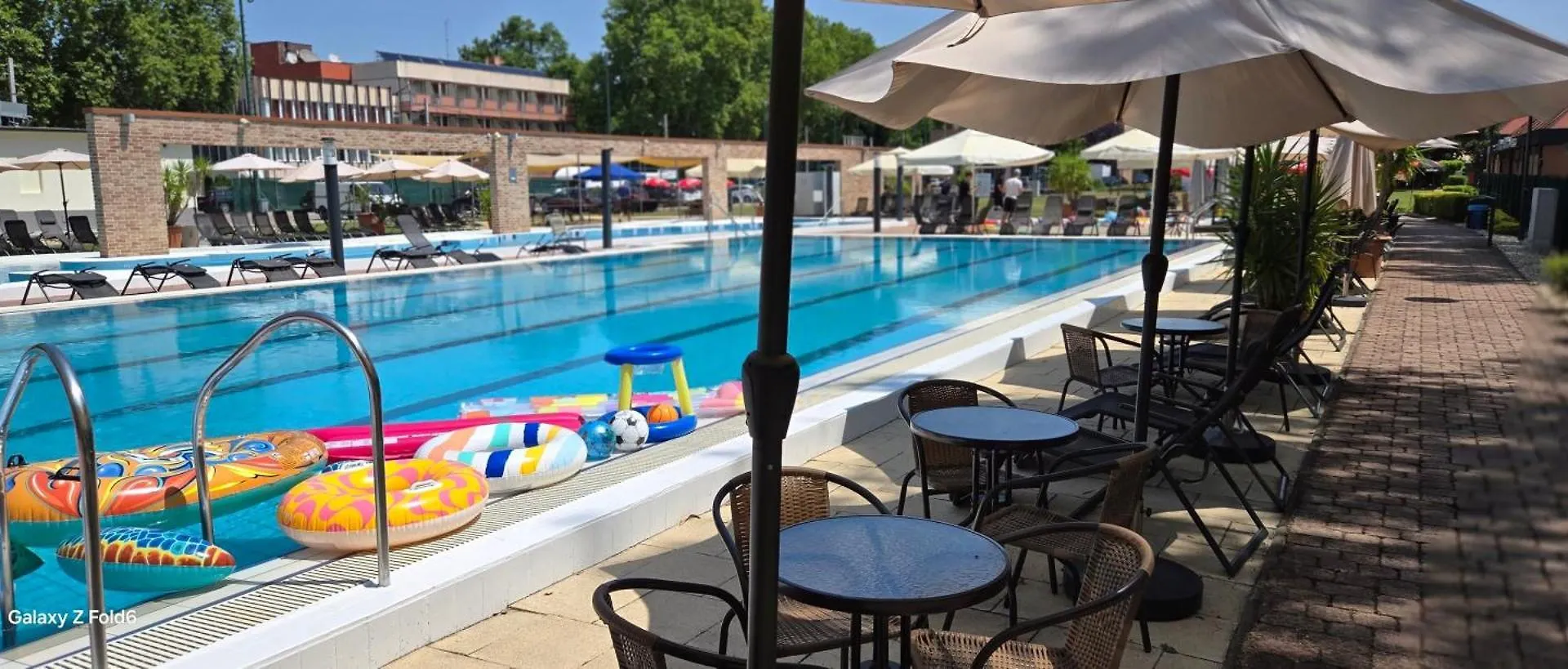 Holiday Beach Budapest Wellness Hotel With Sauna Park