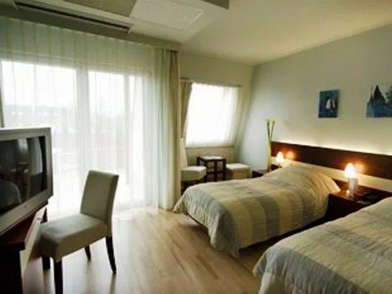 Holiday Beach Budapest Wellness Hotel With Sauna Park