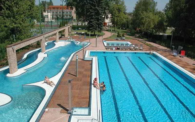 Holiday Beach Budapest Wellness Hotel With Sauna Park 4*,  Węgry