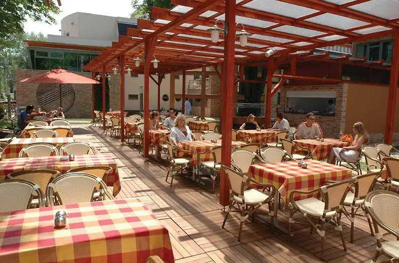 Holiday Beach Budapest Wellness Hotel With Sauna Park