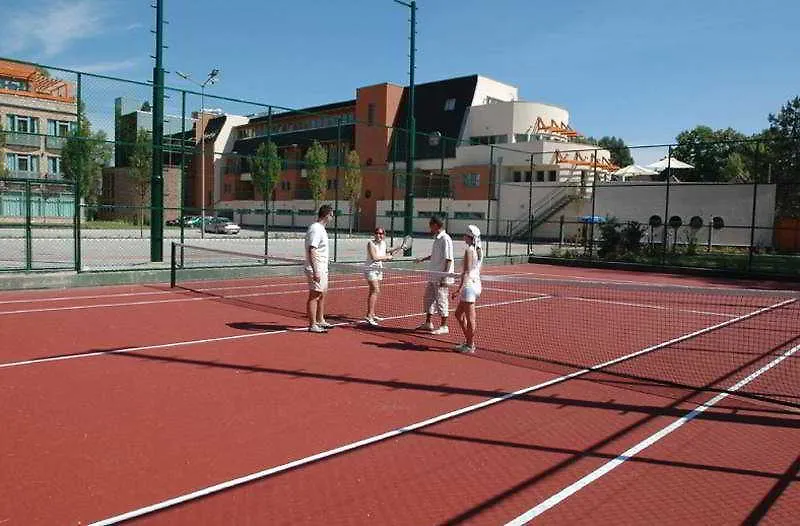 Holiday Beach Budapest Wellness Hotel With Sauna Park 4*,  Węgry