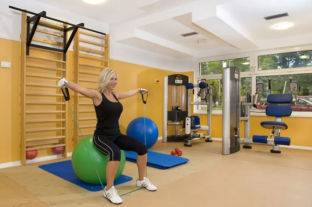Holiday Beach Budapest Wellness Hotel With Sauna Park