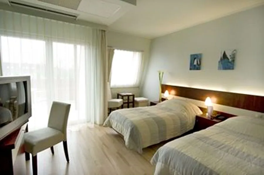Holiday Beach Budapest Wellness Hotel With Sauna Park