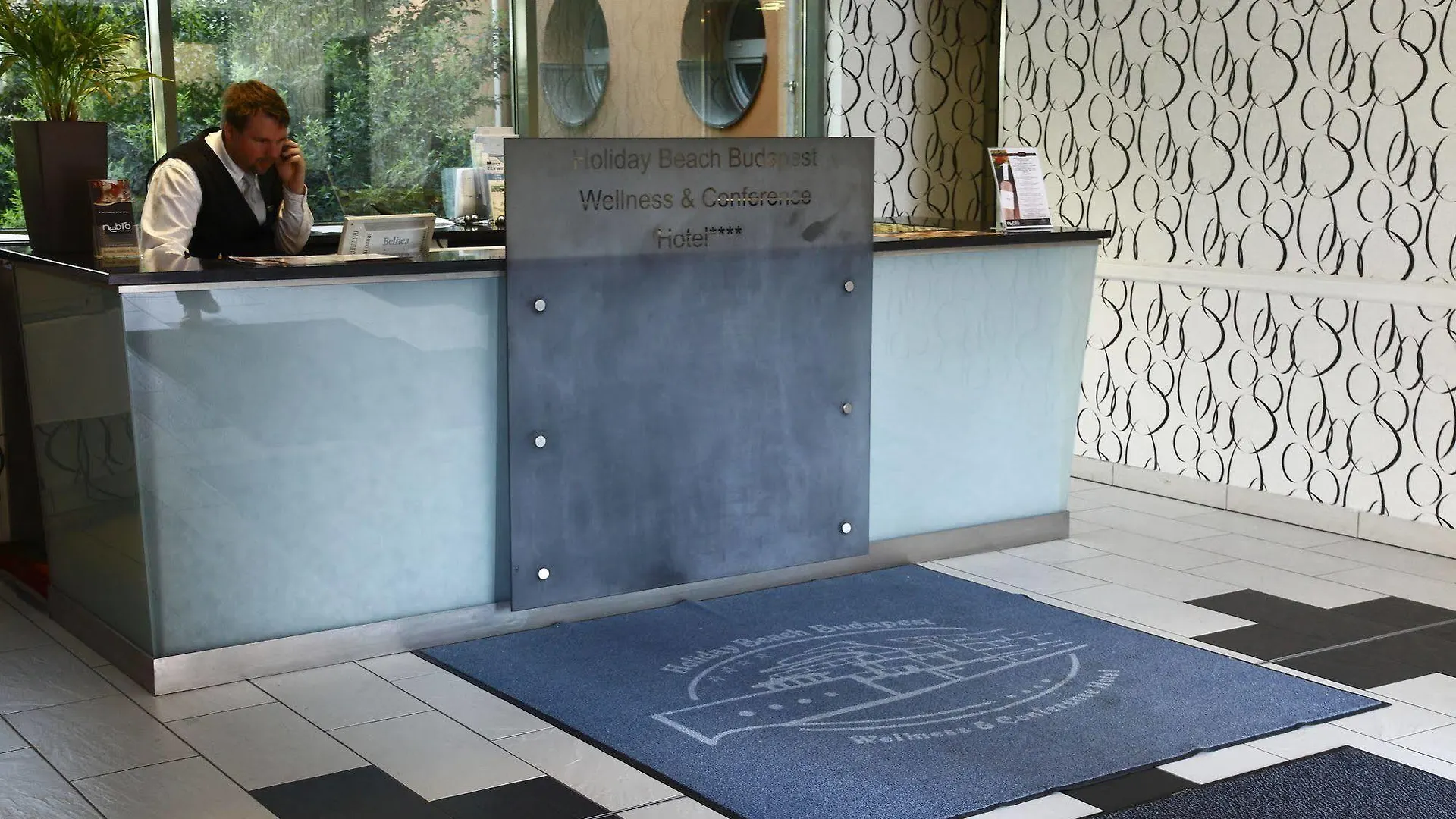 Holiday Beach Budapest Wellness Hotel With Sauna Park
