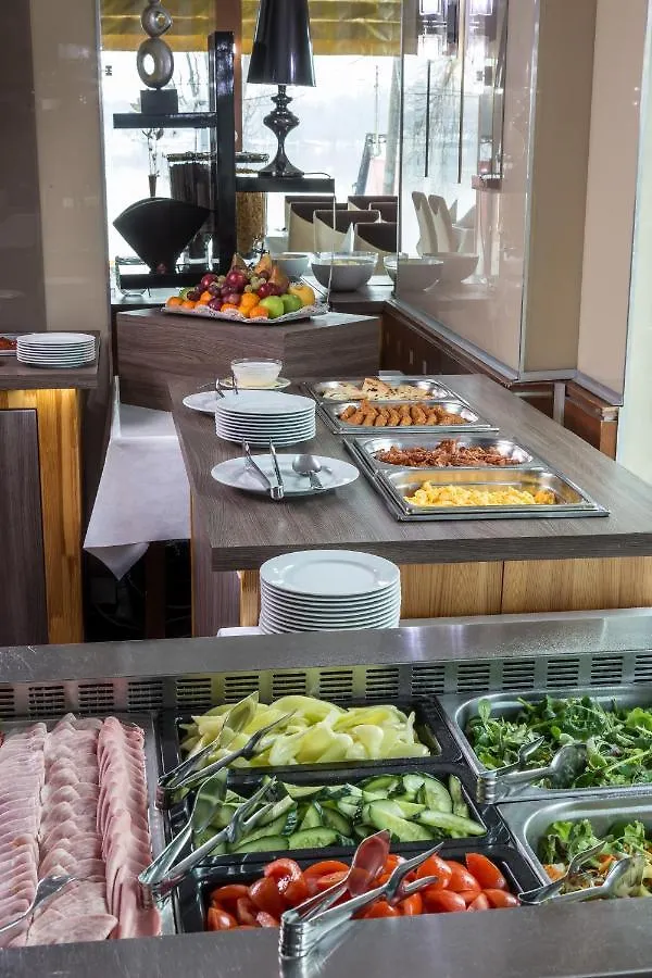 Holiday Beach Budapest Wellness Hotel With Sauna Park